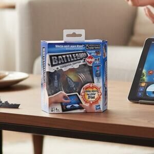 Hasbro Battleship Zapped, Battle Aliens on iPad, 3 Zapp Ships & Battle Cards NIP